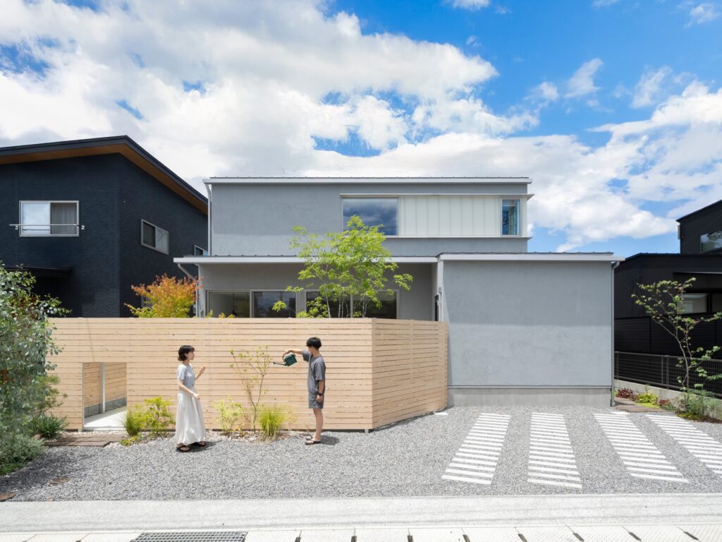 ウチとソトが集う家